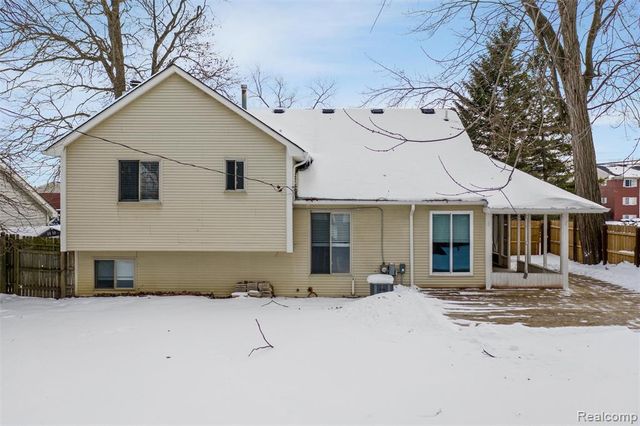 3640 Cass Elizabeth Road, Waterford, MI 48328