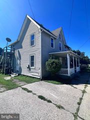 420 W DIVISION ST, Dover, DE 19904
