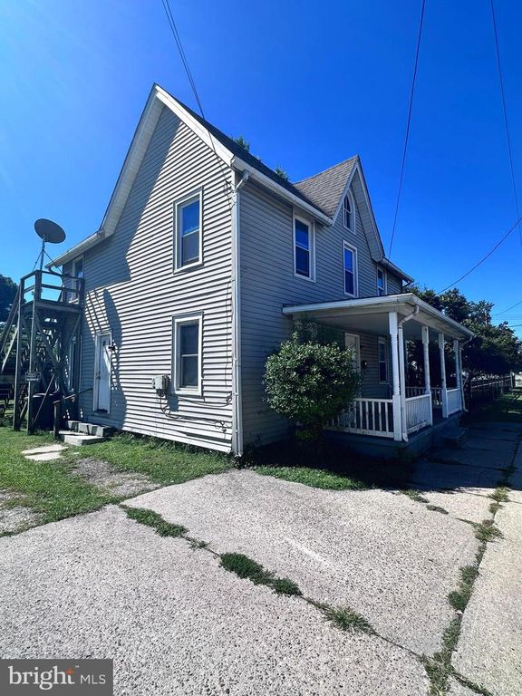 420 W DIVISION ST, Dover, DE 19904