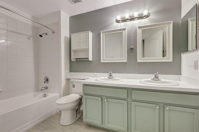 8105 TAR HOLLOW DRIVE, Gibsonton, FL 33534