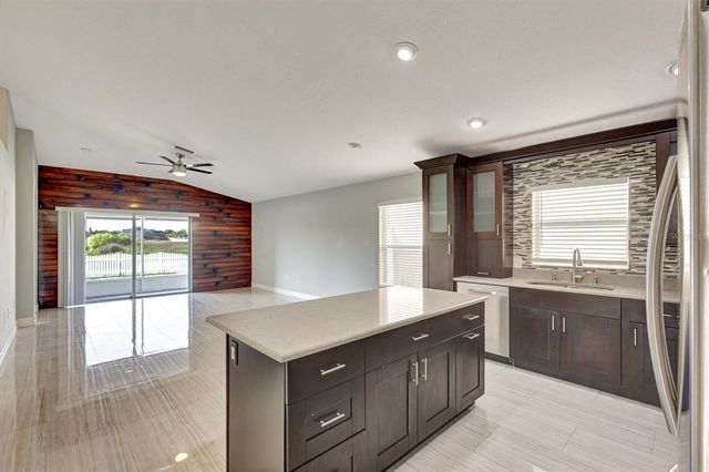 8105 TAR HOLLOW DRIVE, Gibsonton, FL 33534