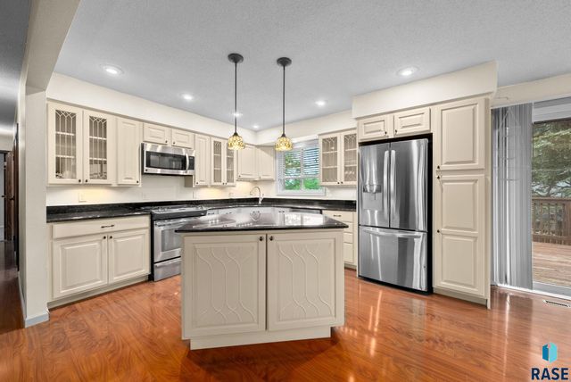 5813 W 28th St, Sioux Falls, SD 57106