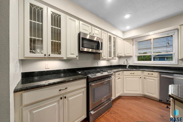 5813 W 28th St, Sioux Falls, SD 57106