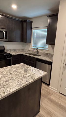 1464 Sunkiss Drive, Fort Worth, TX 76140