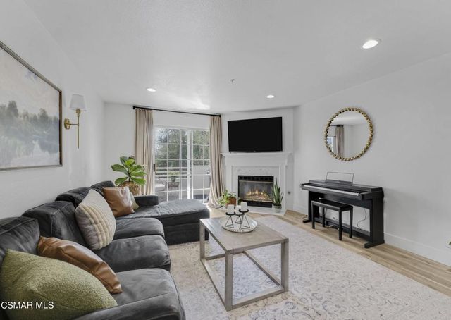 2713 Antonio Drive 210, Camarillo, CA 93010