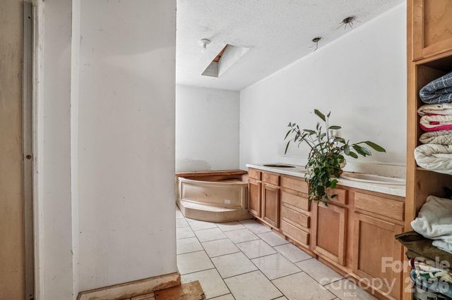 400 Morgan Branch Road, Marshall, NC 28753