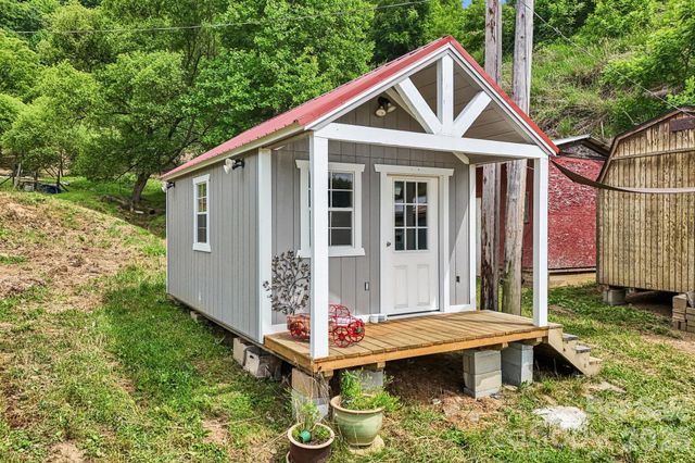 400 Morgan Branch Road, Marshall, NC 28753