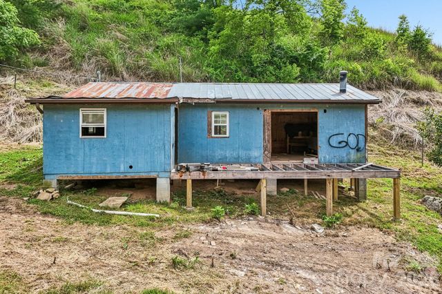 400 Morgan Branch Road, Marshall, NC 28753