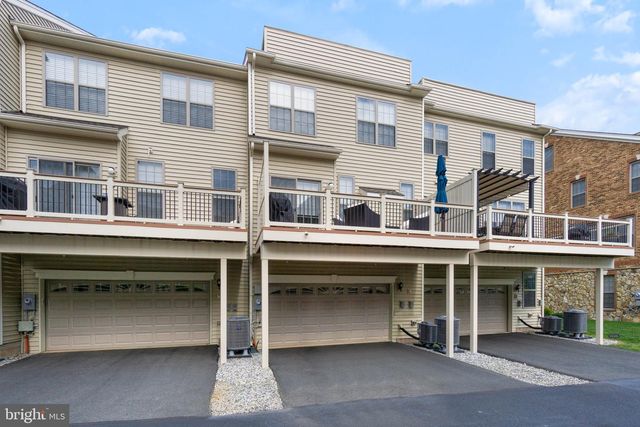 22503 NAUGATUCK SQ, Ashburn, VA 20148