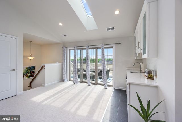 22503 NAUGATUCK SQ, Ashburn, VA 20148