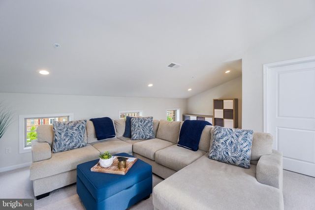 22503 NAUGATUCK SQ, Ashburn, VA 20148