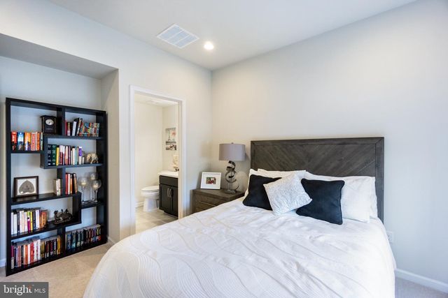 22503 NAUGATUCK SQ, Ashburn, VA 20148