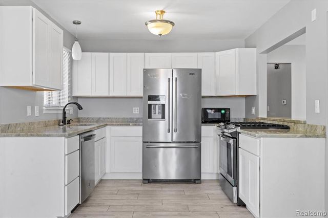 29740 Brentwood Street, Southfield, MI 48076