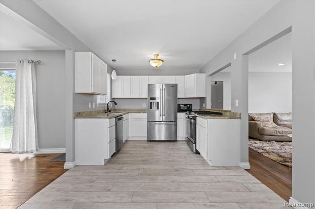 29740 Brentwood Street, Southfield, MI 48076