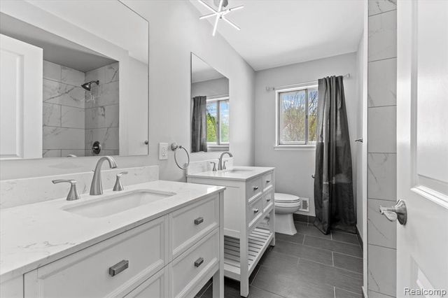 29740 Brentwood Street, Southfield, MI 48076