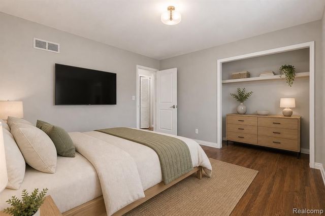 29740 Brentwood Street, Southfield, MI 48076