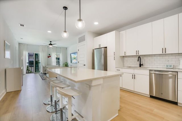 3101 Govalle Ave 209, Austin, TX 78702