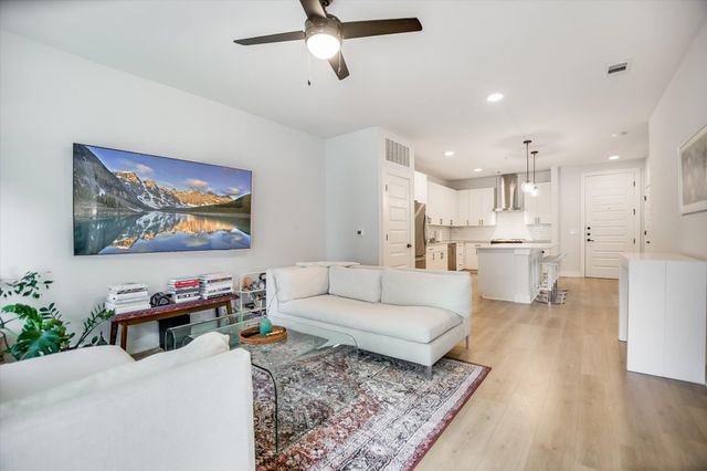 3101 Govalle Ave 209, Austin, TX 78702