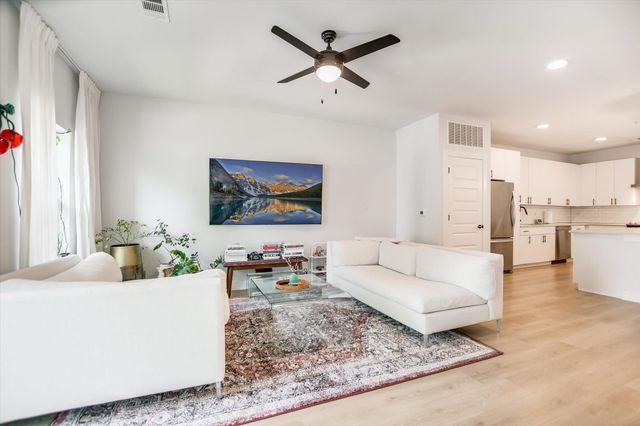 3101 Govalle Ave 209, Austin, TX 78702