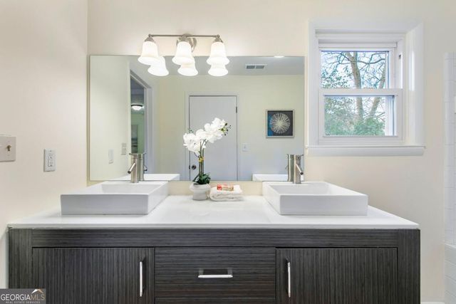 2844 Cardo Drive NW, Atlanta, GA 30318