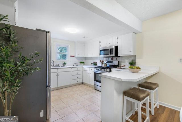 2844 Cardo Drive NW, Atlanta, GA 30318