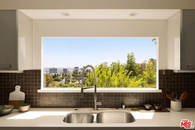 6350 Bryn Mawr Drive, Los Angeles, CA 90068