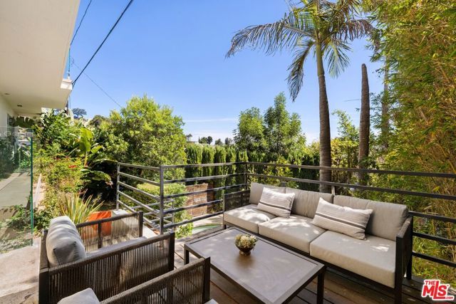 6350 Bryn Mawr Drive, Los Angeles, CA 90068