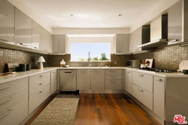 6350 Bryn Mawr Drive, Los Angeles, CA 90068