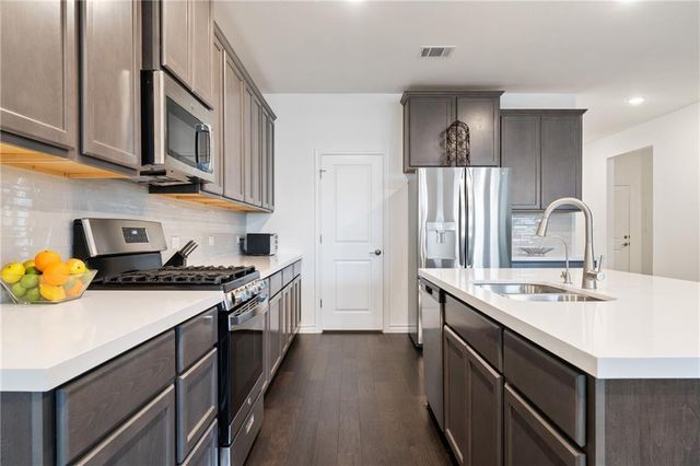 1003 Sandra Ann WAY, Hutto, TX 78634