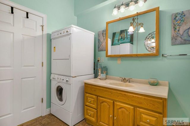 680 N 2780 E, St Anthony, ID 83445