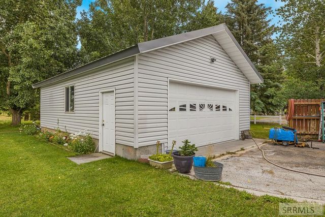 680 N 2780 E, St Anthony, ID 83445