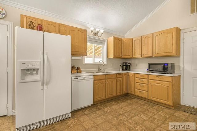 680 N 2780 E, St Anthony, ID 83445