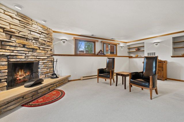 6980 Horizon DRIVE, Greendale, WI 53129