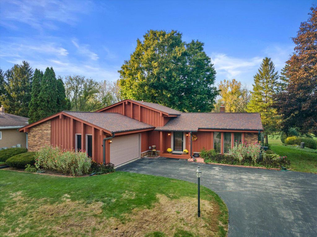 6980 Horizon DRIVE, Greendale, WI 53129