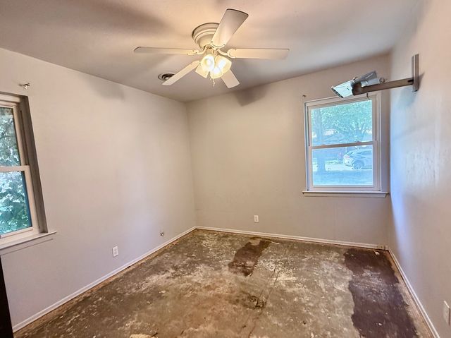 604 Bayless Drive, Euless, TX 76040