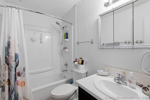 800 N Ross, Salina, OK 74365