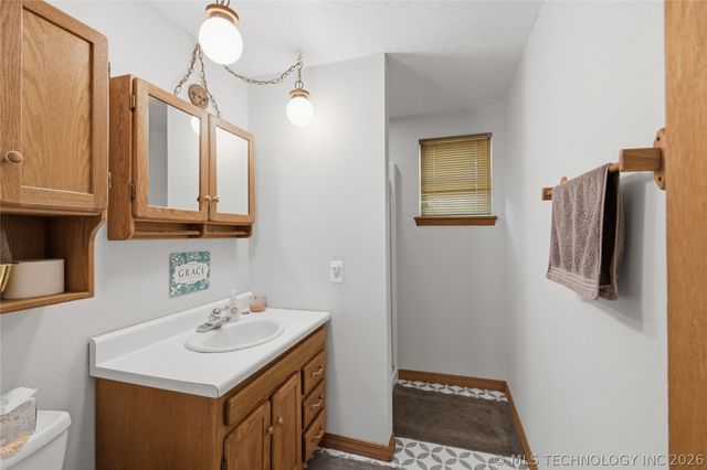 800 N Ross, Salina, OK 74365