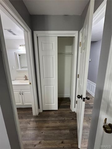 741 Ridgeside Drive A, Ballwin, MO 63021
