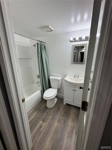 741 Ridgeside Drive A, Ballwin, MO 63021