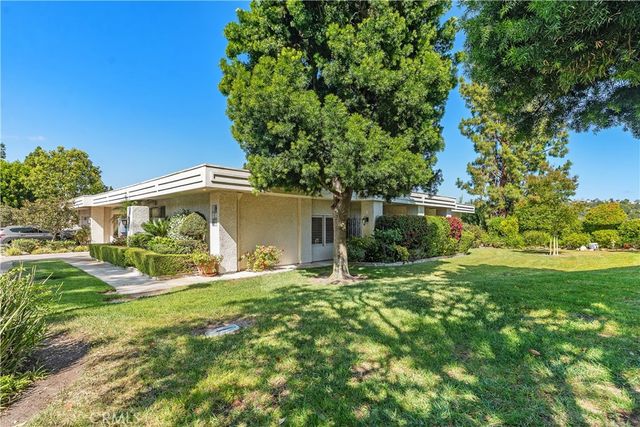 5587 Via Dicha B, Laguna Woods, CA 92637