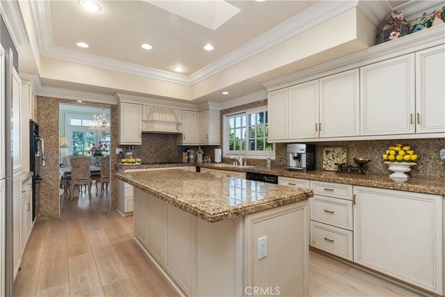 5587 Via Dicha B, Laguna Woods, CA 92637