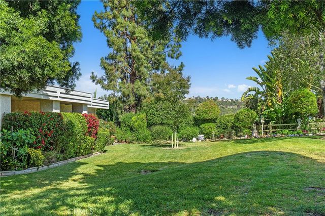 5587 Via Dicha B, Laguna Woods, CA 92637