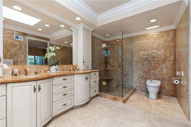 5587 Via Dicha B, Laguna Woods, CA 92637
