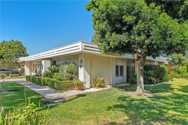 5587 Via Dicha B, Laguna Woods, CA 92637