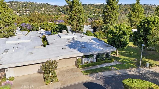 5587 Via Dicha B, Laguna Woods, CA 92637