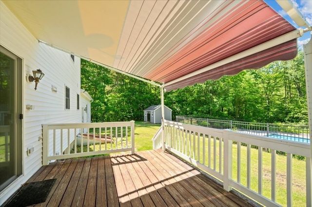16 Governor Fairbanks Rd, Brimfield, MA 01010