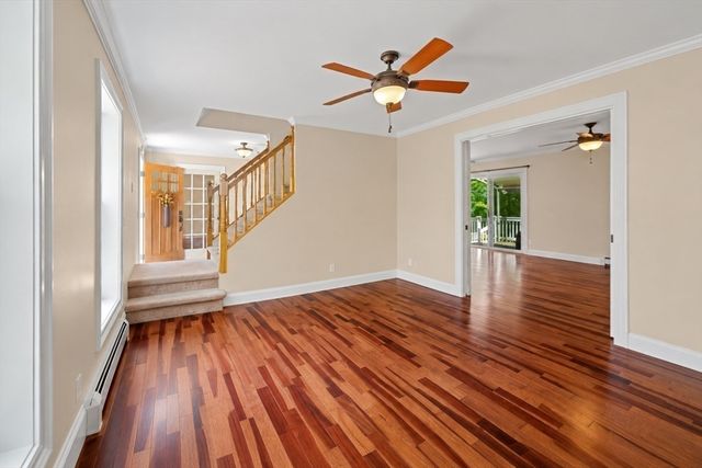 16 Governor Fairbanks Rd, Brimfield, MA 01010