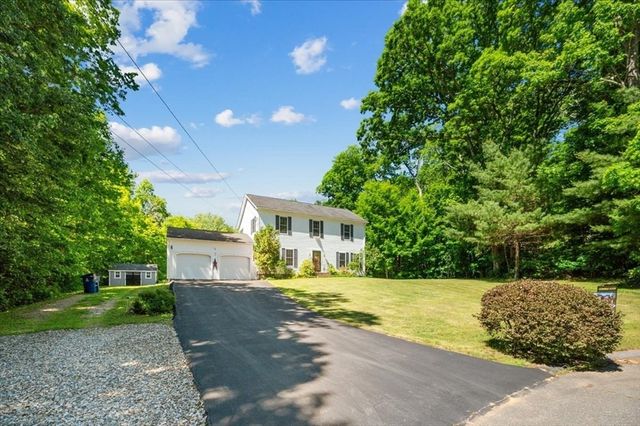 16 Governor Fairbanks Rd, Brimfield, MA 01010