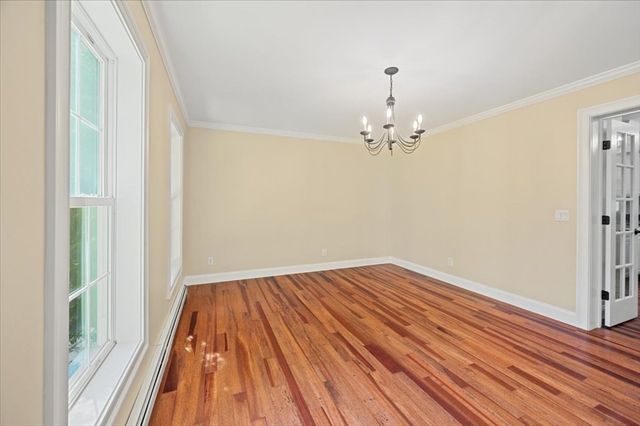 16 Governor Fairbanks Rd, Brimfield, MA 01010