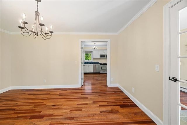 16 Governor Fairbanks Rd, Brimfield, MA 01010